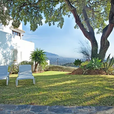 Jacarandas De Elviria