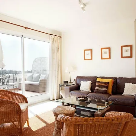 Jacarandas De Elviria Μαρμπέλλα