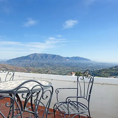 Jacarandas De Elviria *