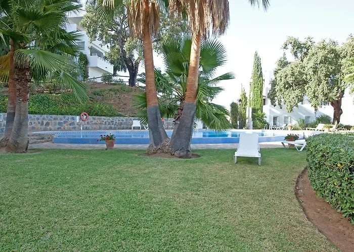 Jacarandas De Elviria *